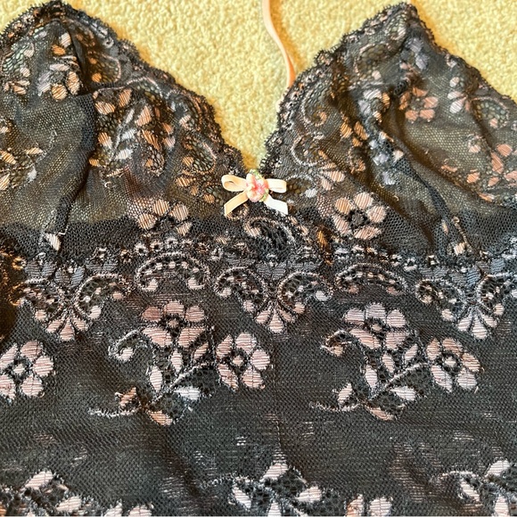 Lacey Lingerie Set - Picture 4 of 6